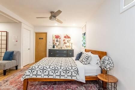 Cozy Private Apt Near Downtown 伯灵顿 外观 照片